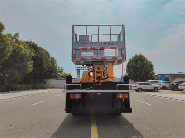 藍(lán)牌 國六 江鈴28米高 空 作 業(yè) 車